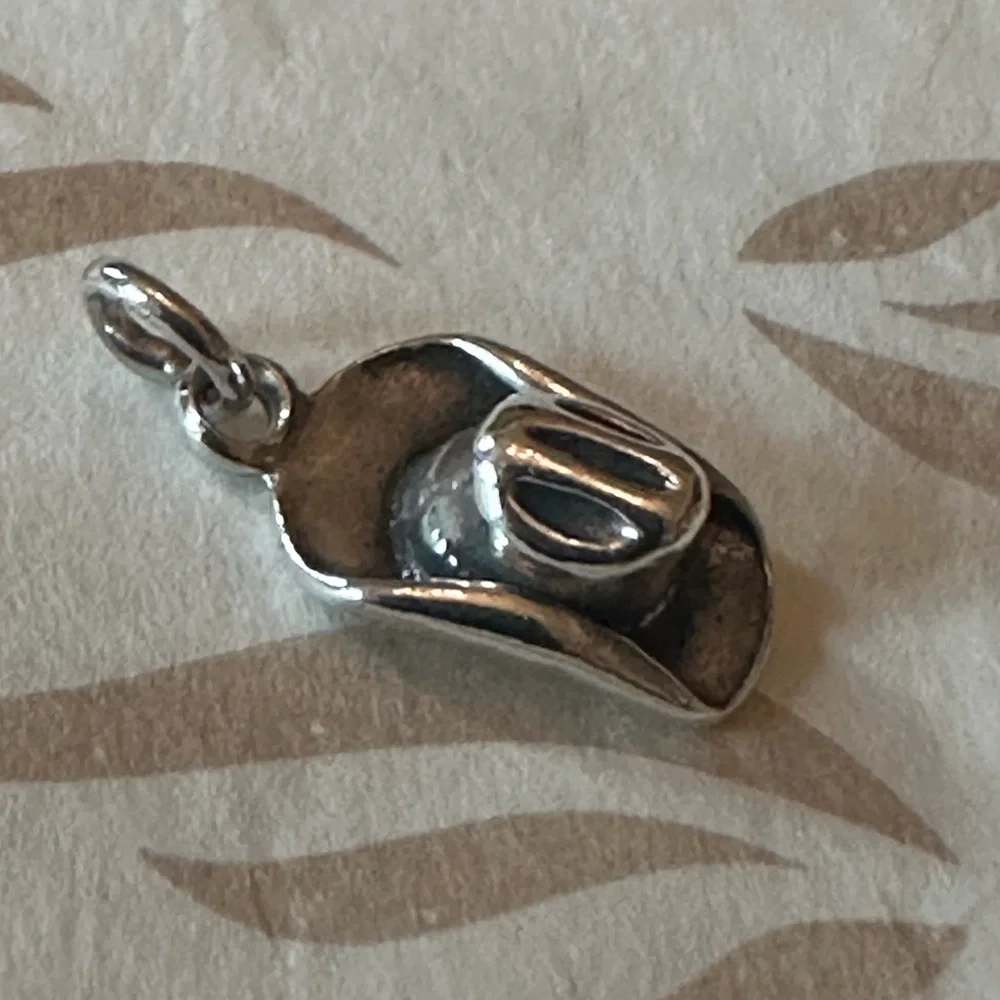RETIRED James Avery Cowboy Hat Charm Sterling Silver Cut Loop. ❤️ - Picture 2 of 9